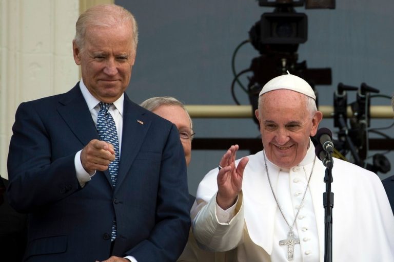 Présidentielle américaine: le pape François réagit à l&rsquo;élection de Joe Biden