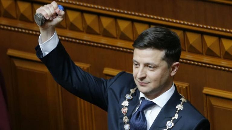 Ukraine – Coronavirus: le président Volodymyr Zelenskiy hospitalisé