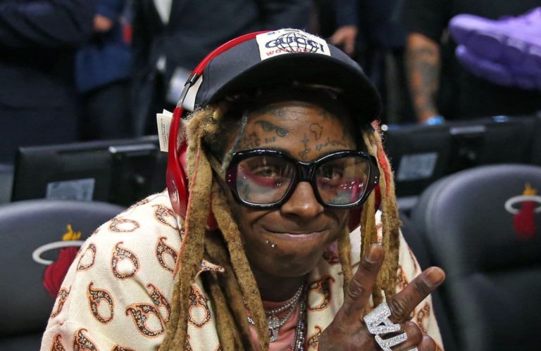 Etats-Unis: inculpé, le rappeur Lil Wayne risque 10 ans de prison