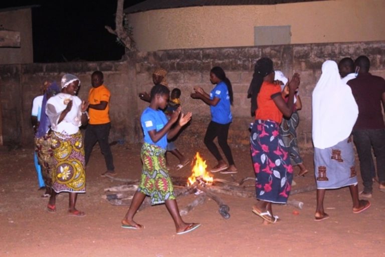 Bénin: des filles-mères déscolarisées de Kouandé soumises à une psychothérapie de groupe