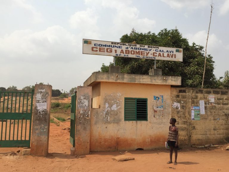 Bénin: professeur éjecté d&rsquo;une classe au CEG1 Calavi, les clarifications du surveillant
