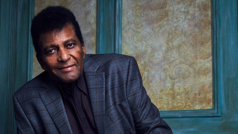 Le célèbre chanteur noir américain Charley Pride est décédé