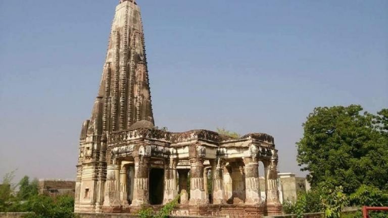 Pakistan: un temple historique hindou incendié par une foule en colère