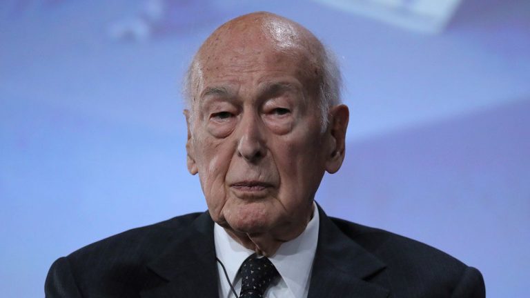 France: l&rsquo;ancien président Valéry Giscard d&rsquo;Estaing, mort de la covid-19