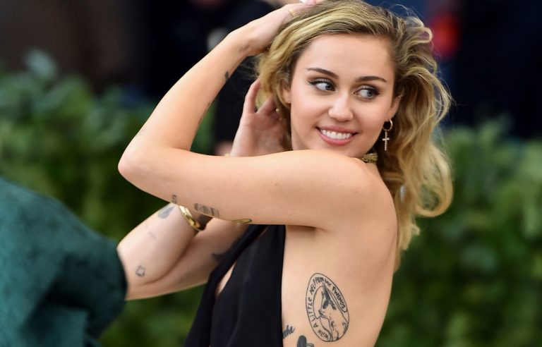 Miley Cyrus se déshabille (encore) pour Rolling Stone (Photo)