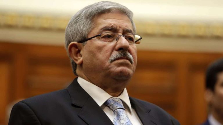 Algérie: un ex-Premier Ministre avoue avoir revendu des lingots au marché noir