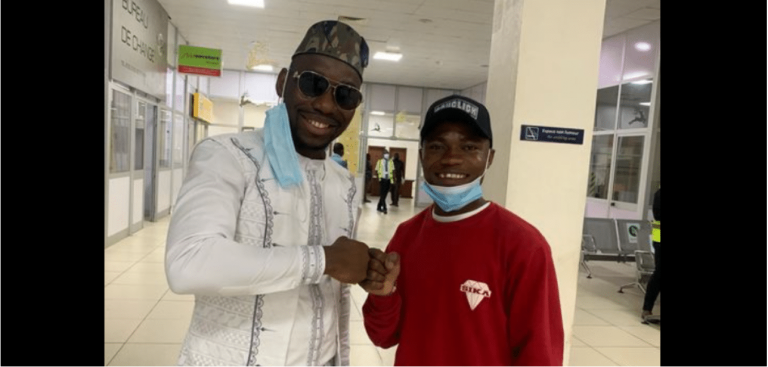 Bénin: le général Camille Makosso accueilli à l&rsquo;aéroport par DJ Couclick