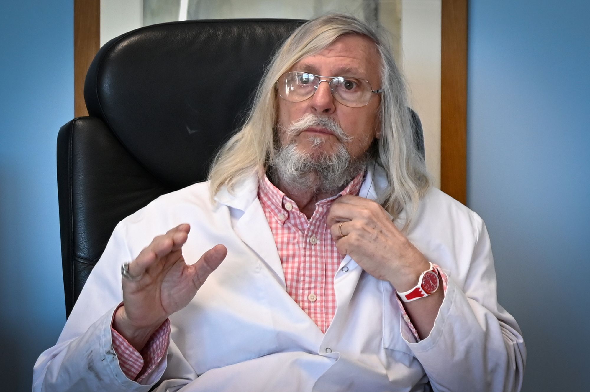 Le Professeur Didier Raoult parle de la covid-19 en France