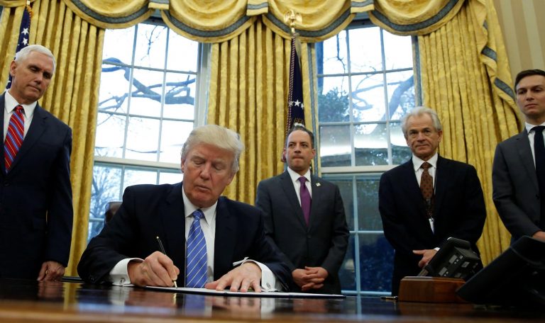 Etats-Unis: le dernier acte signé par Donald Trump avant son départ est une vente d’armes
