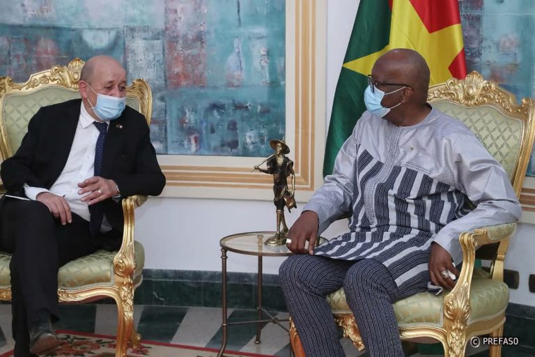 Burkina Faso: reçu par Roch Kaboré, Jean Yves Le Drian évoque l&rsquo;assassinat du journaliste Norbert Zongo