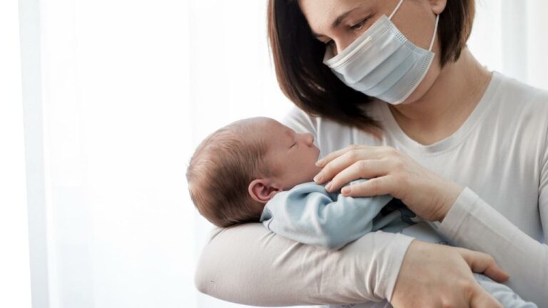 Covid-19 aux États-Unis: une femme vaccinée met au monde un bébé immunisé contre le virus