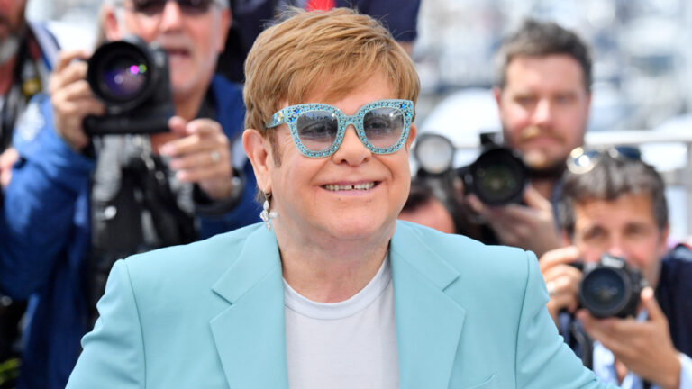 Refus de bénir le mariage homosexuel: la star Elton John dénonce l’hypocrisie de l’église