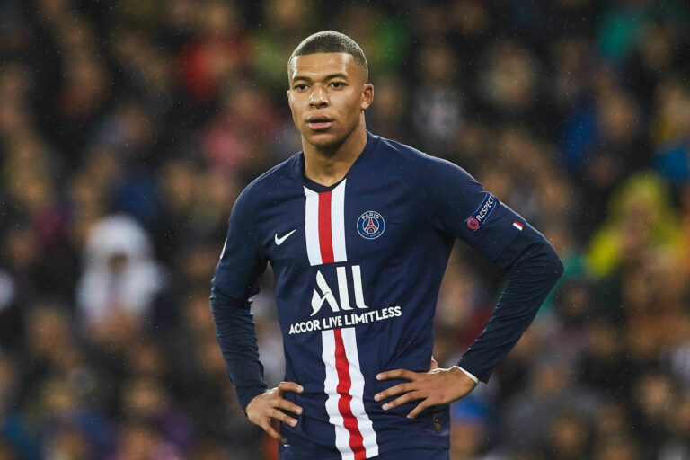 Equipe de France: Kylian Mbappe détruit sur Twitter (photos)