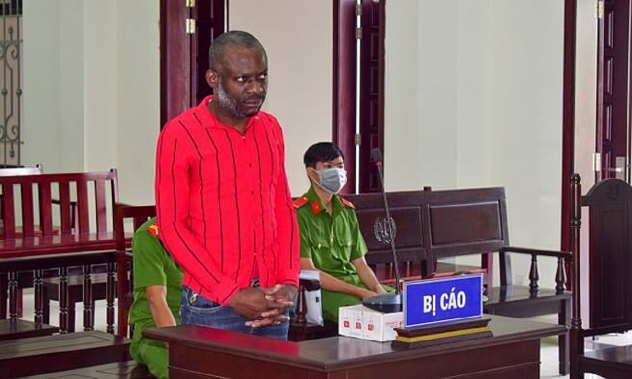 Ekwegbalu James Nzube, un trafiquant de drogue nigérian condamné à mort après un procès devant une cour au Vietnam