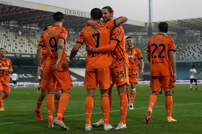 Serie A: la Juve déroule et s&rsquo;accroche dans la course au titre