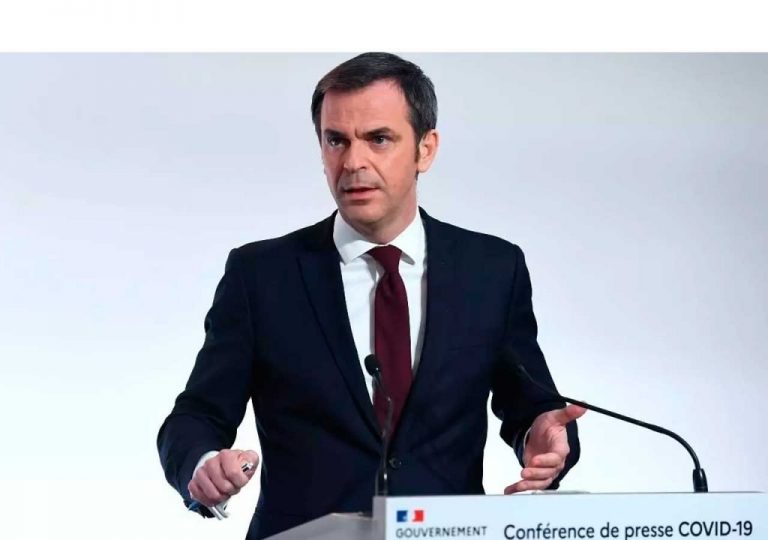 « Je m’en contrefous » : agacé, Olivier Véran pique une crise de nerf contre les députés de l’opposition