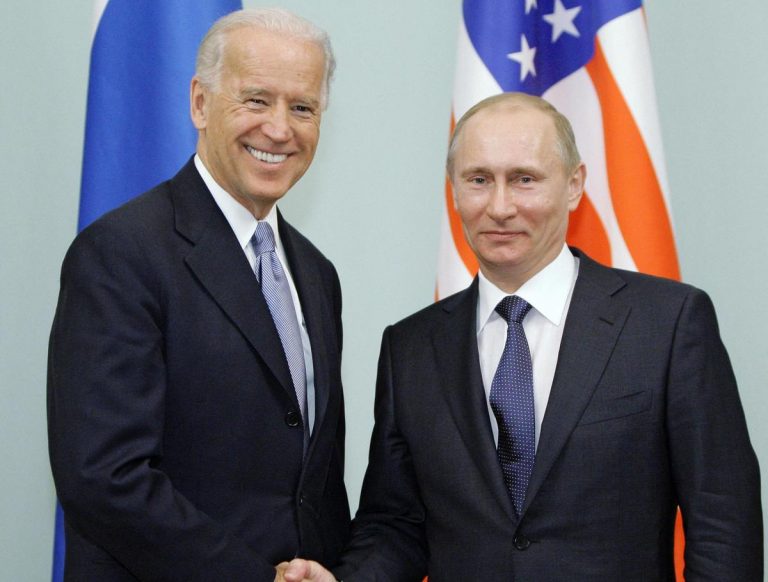 Joe Biden a proposé à Vladimir Poutine un sommet dans « un pays tiers »
